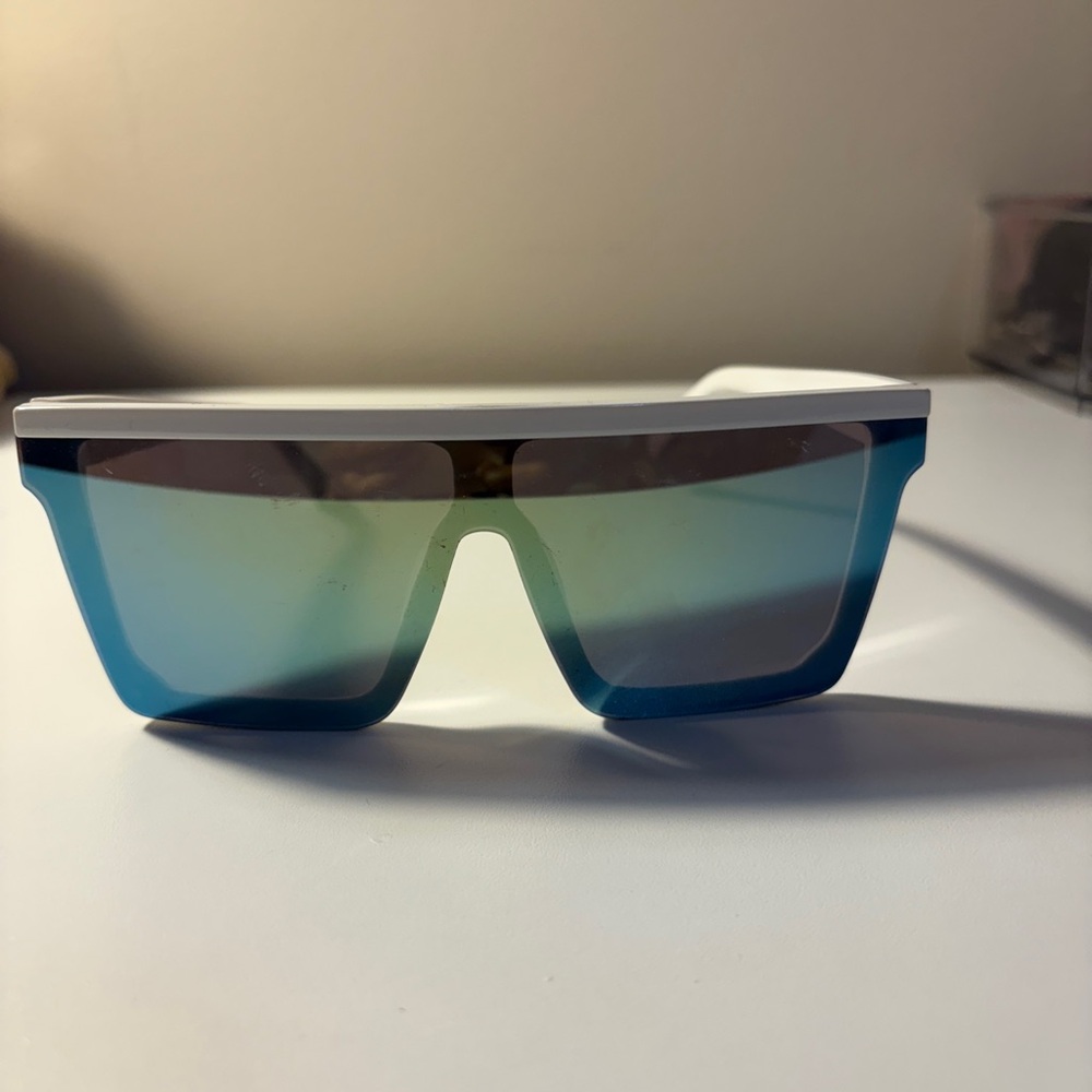 Forever 21 Blue and White Women's Sunglasses